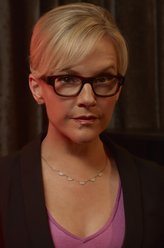 Linda Martin（拉琪儿·哈里斯饰演）