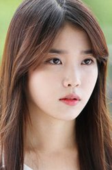 李知恩（李知恩饰演）