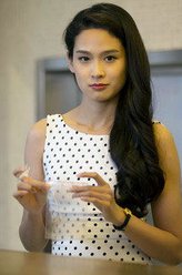 池子（屈菁菁饰演）