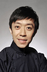 刘明伦（李菁饰演）