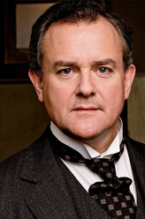 RobertRobert（休·博内威利饰演）