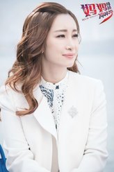 汪晴（秦海璐饰演）