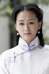 胡峰玉（李雯雯饰演）
