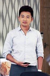 陆西诺（苏有朋饰演）