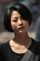 乔安娜（殷桃饰演）