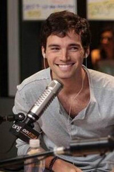 以斯拉·费兹 (Ezra Fitz)（伊恩·哈丁饰演）