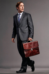 吉米·麦吉尔（鲍勃·奥登科克饰演）