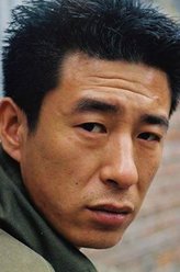姚晓峰（张立饰演）