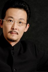 宋明山（钱波饰演）
