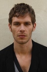 尼克劳斯·迈克尔森（约瑟夫·摩根饰演）