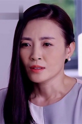 王莉（于小磊饰演）