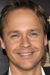 Byron Montgomery（查德·洛饰演）