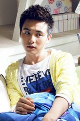 章汉哲（马天宇饰演）
