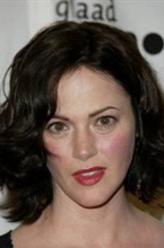 Christina Kulina（乔安娜·高茵饰演）