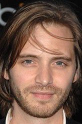 James Cole（亚伦·斯坦福饰演）