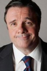 F. Lee Bailey（内森·连恩饰演）