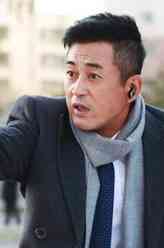 秦文天（王志飞饰演）