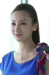 李子萱（高洋饰演）