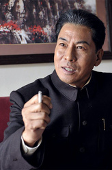 刘少奇（郭连文饰演）