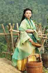 小青（傅淼饰演）