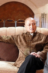 九爷（汤镇业饰演）