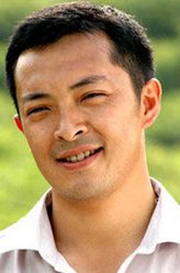 汪子翰（富大龙饰演）