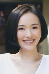 梅晓菲（李依玲饰演）