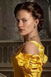 克拉丽丝·奥西尼（劳拉・普沃饰演）