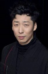 张子贤（张子贤饰演）