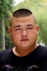 八师兄智羶（李冲饰演）