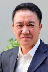 冯伯元（李幼斌饰演）