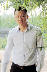 王俊龙（唐曾饰演）