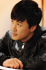 薛家强（林峰饰演）