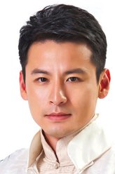 崔文军（钱泳辰饰演）