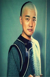 白杨（赵锦焘饰演）