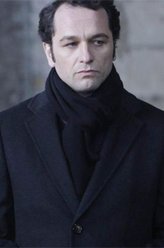 Phillip Jennings（马修·瑞斯饰演）