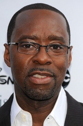 Johnnie Cochran（考特尼·万斯饰演）