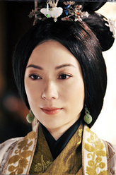 万子衿（张可颐饰演）