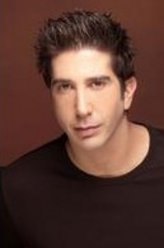 Robert Kardashian（大卫·休默饰演）