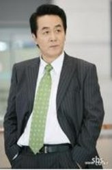 金言山（韩振熙饰演）