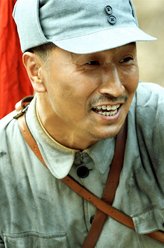 余东风（张笑君饰演）