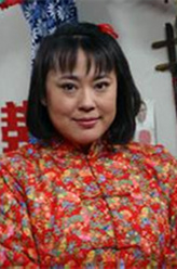 贾芳（李菁菁饰演）