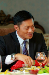 曹志宏（黄德斌饰演）