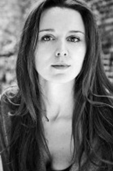 Amy Dyer（艾米莉·贝文饰演）