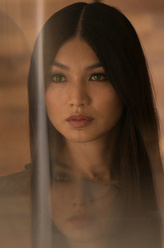 安妮塔·霍金斯（嘉玛·陈饰演）