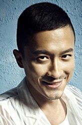 魏山河（张铎饰演）