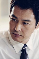 王霁川（连凯饰演）