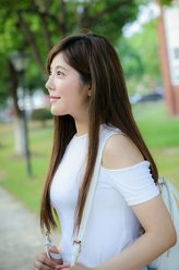 陈梦妍（赵奕欢饰演）