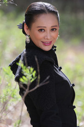 奶奶（宁静饰演）