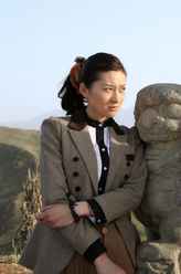 杜兰云（杨亚饰演）